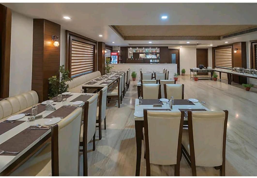 Hotel Agra Grande By Goyal Hoteliers Екстериор снимка
