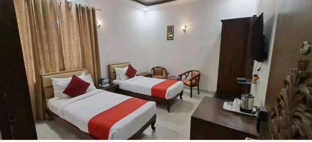 Hotel Agra Grande By Goyal Hoteliers Екстериор снимка