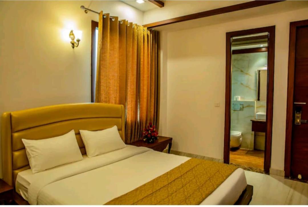 Hotel Agra Grande By Goyal Hoteliers Екстериор снимка