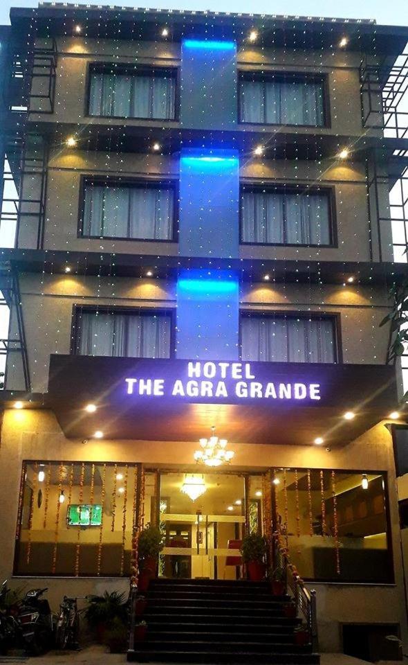 Hotel Agra Grande By Goyal Hoteliers Екстериор снимка