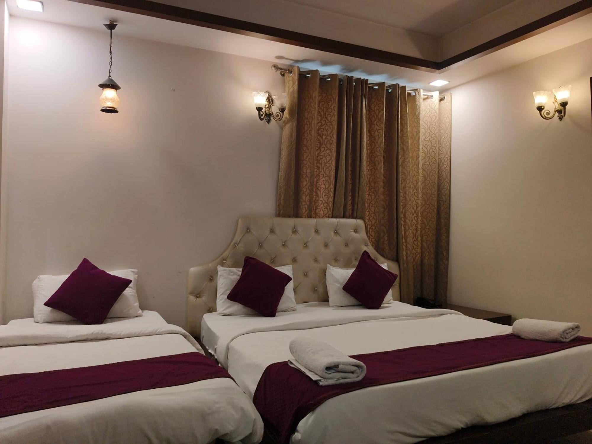 Hotel Agra Grande By Goyal Hoteliers Екстериор снимка