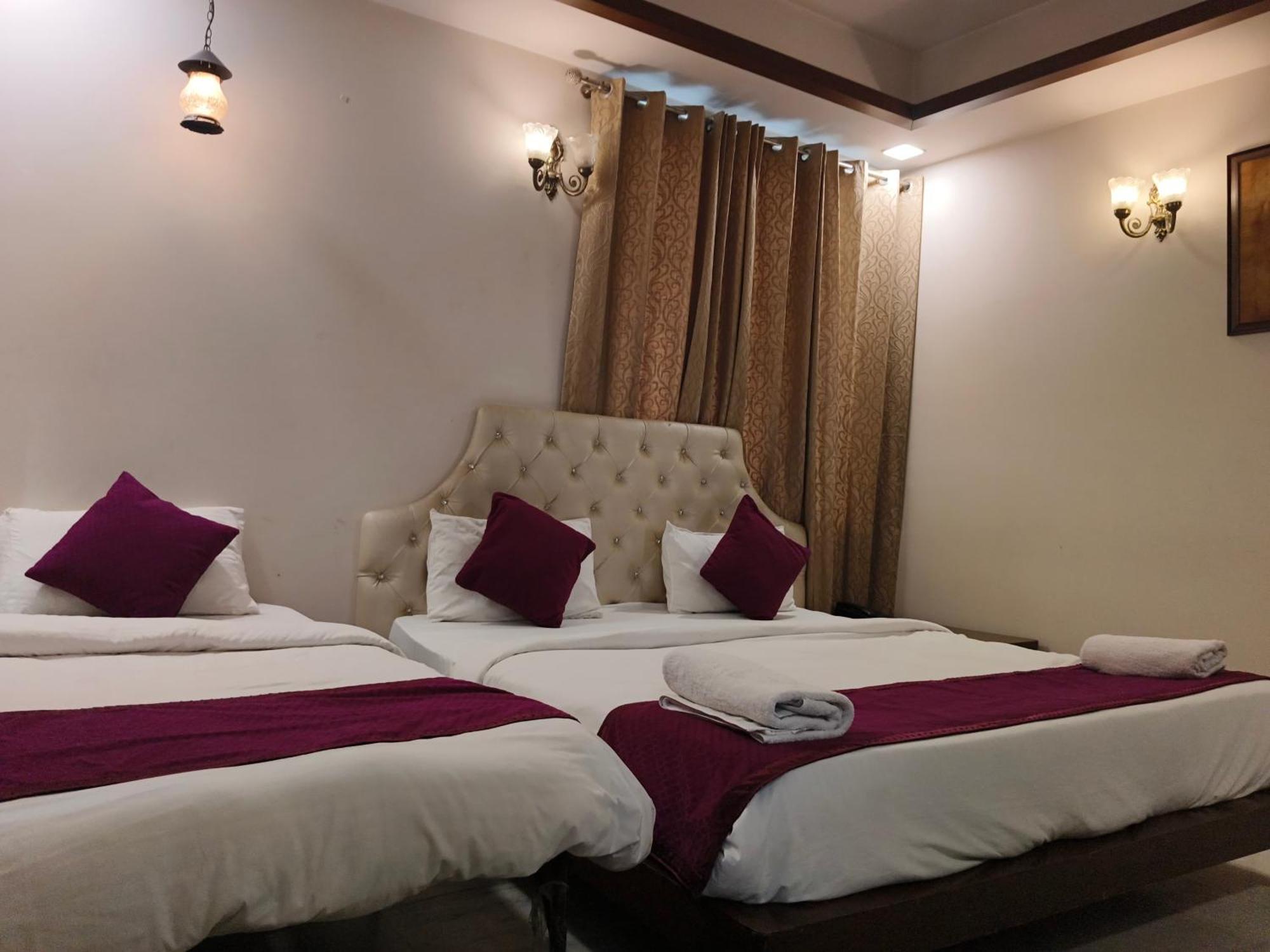 Hotel Agra Grande By Goyal Hoteliers Екстериор снимка