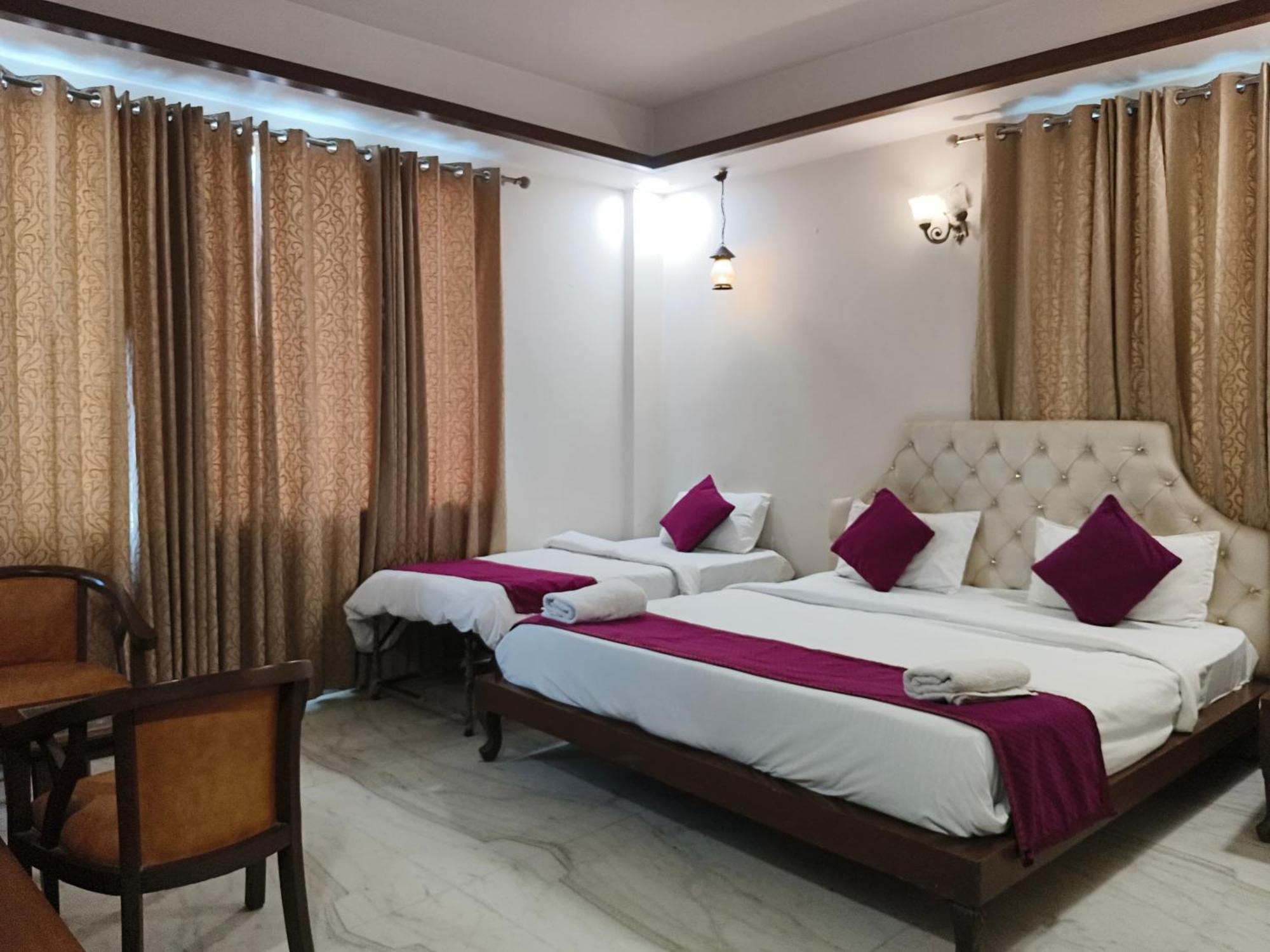Hotel Agra Grande By Goyal Hoteliers Екстериор снимка