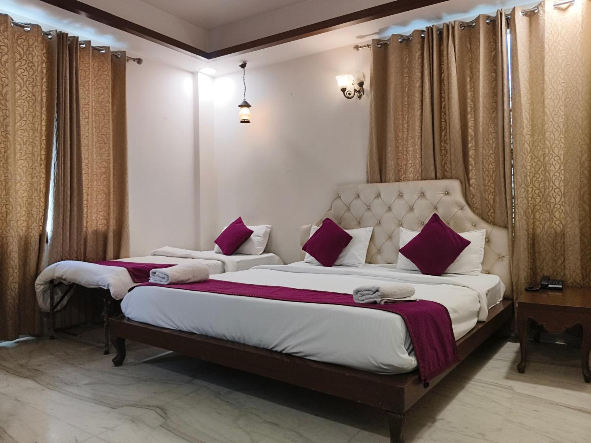 Hotel Agra Grande By Goyal Hoteliers Екстериор снимка